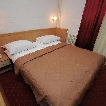 Golden Card Motel