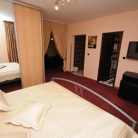 Golden Card Motel