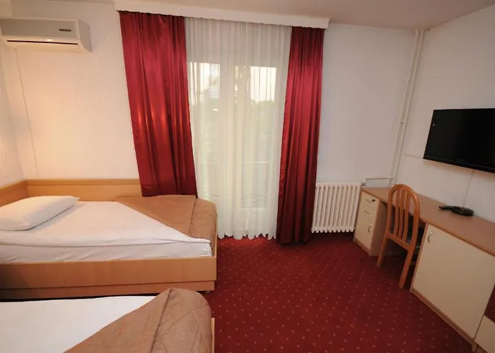 Motel Golden Card 3*