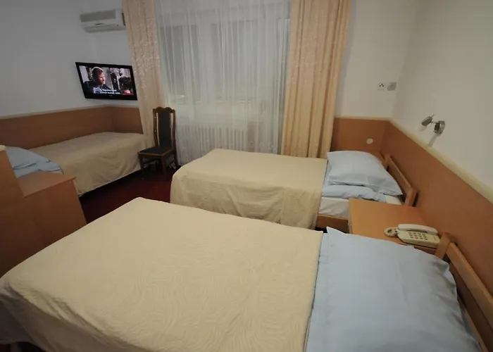 Golden Card Motel 3*